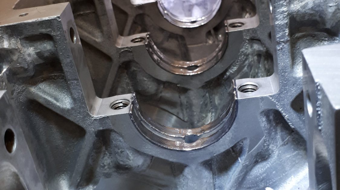 Paliers sur bloc moteur V12